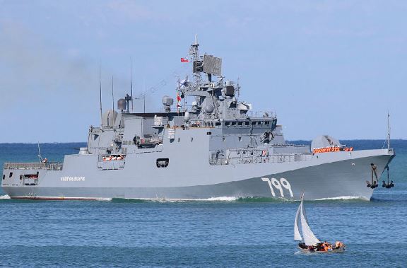 俄国防部表示正对进入黑海的美国军舰进行监视